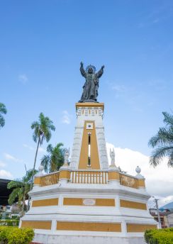 Lais Puzzle - Denkmal für Christus den König in Ocaña - Kolumbien "Cristo Rey" - 100, 200, 500 & 1.000 Teile