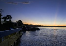 Lais Puzzle - Sonnenuntergang in San José del Guaviare am Flussufer, Kolumbien - 100, 200, 500 & 1.000 Teile