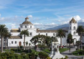 Lais Puzzle - Cathédrale de Latacunga, Ecuador - 100, 200, 500 & 1.000 Teile