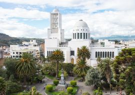 Lais Puzzle - Kathedrale von Ambato und Montalvo Park Ecuador - 100, 200, 500 & 1.000 Teile