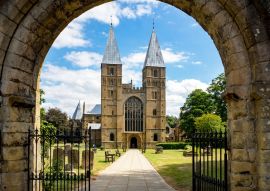Lais Puzzle - Southwell Mister und romanische Kathedrale in Nottinghamshire, England - 100, 200, 500 & 1.000 Teile