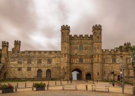 Lais Puzzle - Schlachtabtei von Hastings in England 1066 - 100, 200, 500 & 1.000 Teile