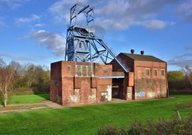 Lais Puzzle - Barnsley Main Pit Head & Winding Gear, jetzt ein Grade II Listed Monument, England - 100, 200, 500 & 1.000 Teile