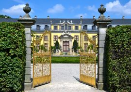 Lais Puzzle - Ansicht des Eingangs zum Schloss Herrenhausen, Hannover, Land Niedersachsen, Deutschland. - 100, 200, 500 & 1.000 Teile