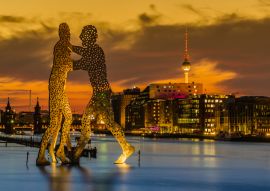 Lais Puzzle - Ansicht von Molecule Man, Land Berlin, Deutschland - 100, 200, 500 & 1.000 Teile