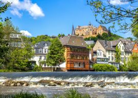 Lais Puzzle - Blick auf Schloss und Lahn, Land Hessen, Deutschland. - 100, 200, 500 & 1.000 Teile