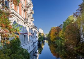 Lais Puzzle - Herbstliche Ansicht des Isekanals in Hamburg, Deutschland. - 100, 200, 500 & 1.000 Teile