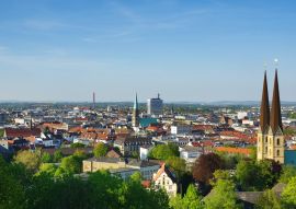 Lais Puzzle - Blick auf die Stadt Bielefeld mit der Nikolaikirche und der Neustädter Marienkirche, Deutschland. - 100, 200, 500 & 1.000 Teile