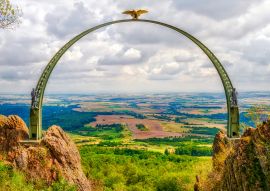 Lais Puzzle - Blick auf den Adlerbogen auf dem Donnersberg, bei Dannenfels, Rheinland-Pfalz, Deutschland. - 100, 200, 500 & 1.000 Teile