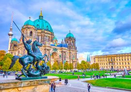 Lais Puzzle - Blick auf die Ansicht des Lustgartenparks in Berlin, Deutschland - 100, 200, 500 & 1.000 Teile