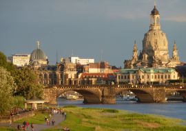 Lais Puzzle - Ansicht von Dresden, Elbwiesen-Frauenkirche, Deutschland. - 100, 200, 500 & 1.000 Teile