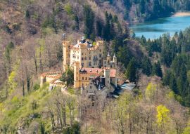 Lais Puzzle - Ansicht des Schlosses in Füssen, Bundesland Bayern, Deutschland - 40, 100, 200, 500, 1.000 & 2.000 Teile