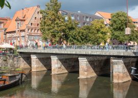 Lais Puzzle - Blick auf Markt und alten Hafen, Niedersachsen, Deutschland. - 100, 200, 500 & 1.000 Teile
