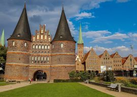 Lais Puzzle - Ansicht des Holstentors, Lübeck, Deutschland. - 100, 200, 500 & 1.000 Teile