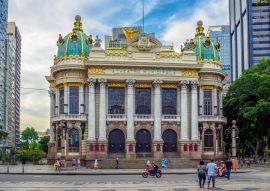 Lais Puzzle - Das Theatro Municipal (Stadttheater) ist ein Opernhaus im Stadtteil Centro von Rio de Janeiro, Brasilien - 100, 200, 500 & 1.000 Teile