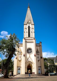 Lais Puzzle - Santa-Teresa-Pfarrkirche, Teresópolis, Rio de Janeiro, Brasilien - 100, 200, 500 & 1.000 Teile