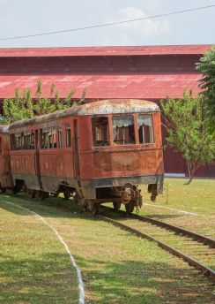 Lais Puzzle - Verlassener Eisenbahnwaggon in Porto Velho, Brasilien - 100, 200, 500 & 1.000 Teile