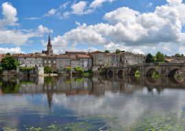 Lais Puzzle - Confolens an den Ufern der Vienne, Frankreich - 100, 200, 500 & 1.000 Teile