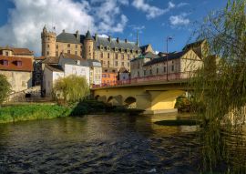 Lais Puzzle - Dorf Lapalisse, Frankreich - 100, 200, 500 & 1.000 Teile