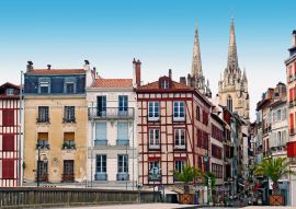 Lais Puzzle - Alte Häuser in Bayonne, Frankreich - 100, 200, 500 & 1.000 Teile