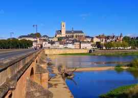 Lais Puzzle - Nevers - Nevers in Burgund, Kathedrale und Fluss Loire, Frankreich - 100, 200, 500 & 1.000 Teile