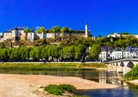 Lais Puzzle - Wahrzeichen von Frankreich - Panoramablick auf Chinon mit Königsschloss. Fluss Loire-Tal - 100, 200, 500 & 1.000 Teile