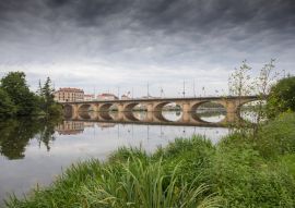 Lais Puzzle - Brücke über den Fluss Loire, in Roanne, Frankreich - 100, 200, 500 & 1.000 Teile