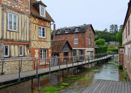 Lais Puzzle - romantisches Bernay in der Normandie, Frankreich - 100, 200, 500 & 1.000 Teile