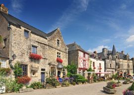 Lais Puzzle - Mittelalterliche Häuser bei Rochefort en Terre in der Bretagne im Nordwesten Frankreichs - 100, 200, 500 & 1.000 Teile