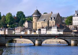 Lais Puzzle - Laval Stadt in Frankreich - 100, 200, 500 & 1.000 Teile