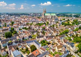 Lais Puzzle - Luftaufnahme der Stadt Chartres mit der Kathedrale. Eine UNESCO-Weltkulturerbestätte in Eure-et-Loir, Frankreich - 100, 200, 500 & 1.000 Teile