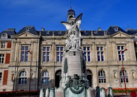 Lais Puzzle - Elbeuf, Frankreich: Stadthalle - 100, 200, 500 & 1.000 Teile