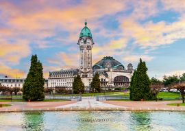 Lais Puzzle - Limoges Bahnhof unter einem schönen Himmel, in der Haute-Vienne, in Nouvelle-Aquitaine, Frankreich - 100, 200, 500 & 1.000 Teile