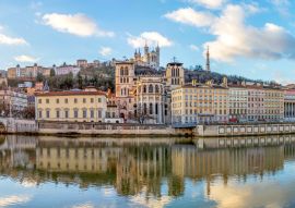 Lais Puzzle - Kathedrale Saint Jean und Basilika Notre-Dame de Fourviere, ikonische Symbole von Lyon, Rhône, Frankreich - 100, 200, 500 & 1.000 Teile