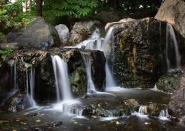 Lais Puzzle - Kleiner Wasserfall im Shirotori-Garten in Aichi, Japan - 100, 200, 500 & 1.000 Teile