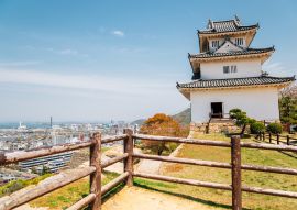 Lais Puzzle - Marugame Schloss und Stadtbild in Kagawa, Japan - 100, 200, 500 & 1.000 Teile