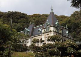 Lais Puzzle - Sakanouenokumo-Museum, Ehime, Japan - 100, 200, 500 & 1.000 Teile