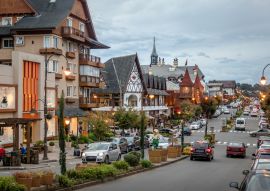 Lais Puzzle - Straße und Architektur der Stadt Gramado - Gramado, Rio Grande do Sul, Brasilien - 100, 200, 500 & 1.000 Teile