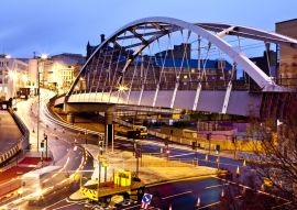 Lais Puzzle - Sheffield Tram Bridge und Linien bei Nacht, England - 100, 200, 500 & 1.000 Teile
