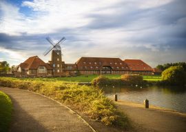 Lais Puzzle - Alte Windmühle am Caldecotte-See in Milton Keynes, England - 100, 200, 500 & 1.000 Teile