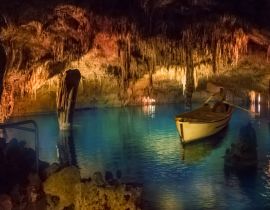 Lais Puzzle - In der Drach-Höhle von Mallorca mit geologischen Mineralien und blauem See in Spanien - 40 Teile