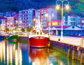 Lais Puzzle - Fischerdorf, Asturien, Spanien. Hafen mit Booten und Häusern in Ribadesella - 40 Teile