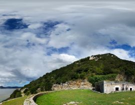 Lais Puzzle - alte Festung in der Nähe der Küste, Santona, Nordspanien - 40 Teile