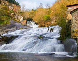 Lais Puzzle - Bharosa Fluss Wasserfall. Barro, Pontevedra, Galizien, Spanien - 40 Teile