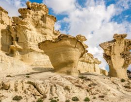 Lais Puzzle - Blick auf die Felsformationen Erosionen von Bolnuevo, Murcia, Spanien - 40 Teile