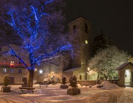 Lais Puzzle - Winterlandschaft mit Schnee in Spanien. Benasque zu Weihnachten, Aragon, Spanien - 40 Teile