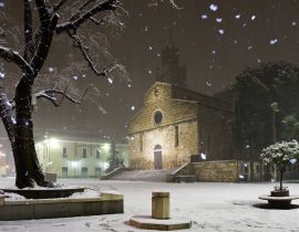 Lais Puzzle - Teramo - Die Kirche im Schnee, Abruzzen - 40 Teile