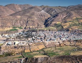Lais Puzzle - Panoramablick auf die Stadt Putre, Hauptstadt der Provinz Parinacota, in der Region Arica und Parinacota, Chile - 40 Teile