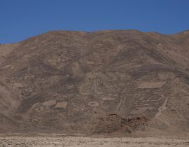 Lais Puzzle - Große Gruppe alter Petroglyphen auf den Hügeln bei Cerro Pintados in der Atacama-Wüste in der Tarapaca-Region im Norden Chiles. - 40 Teile