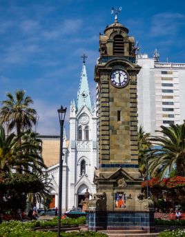 Lais Puzzle - Antofagasta, Chile: Mini Big Ben und Kirche auf der Plaza Colon. - 40 Teile